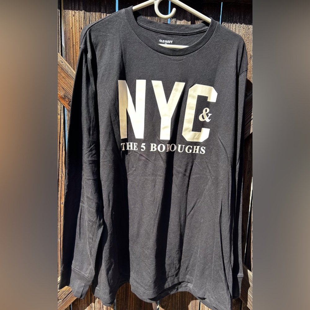 Graphic tee
